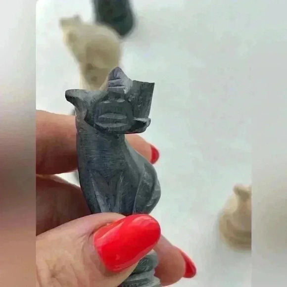 Chess pieces handcarved soapstone made in Africa missing 1 black pawn, 4 damaged - Picture 10 of 11